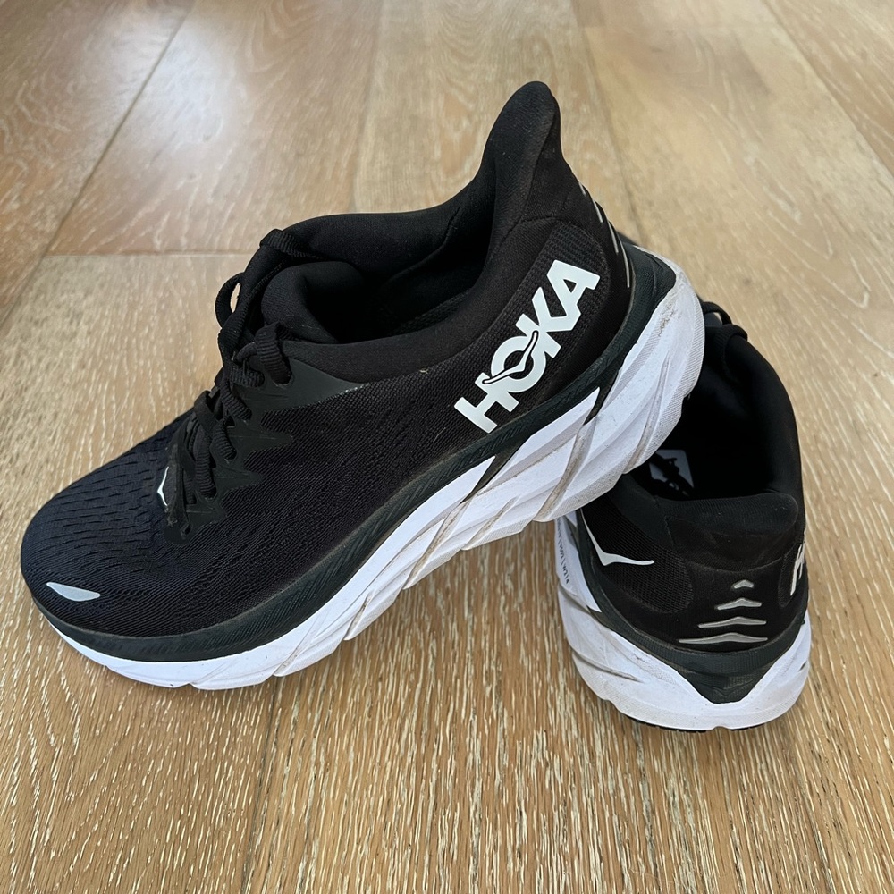 Women’s HOKA Clifton 8 Running Shoes, Sz 8
